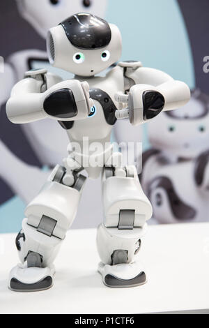 Hannover, Deutschland. Juni 2018. CEBIT 2018, internationale Computer expo und Europe's Business Festival for Innovation and Digitalisierung: NAO 6, interaktiver humanoider Roboter der Firma SoftBank Robotics. Vermerk: Christian Lademann Stockfoto