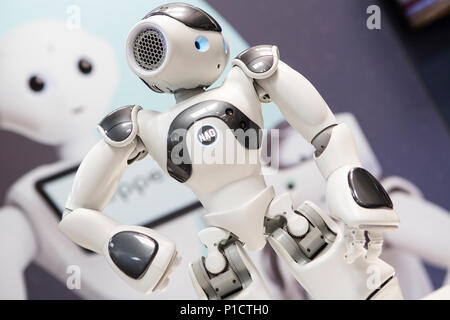 Hannover, Deutschland. Juni 2018. CEBIT 2018, internationale Computer expo und Europe's Business Festival for Innovation and Digitalisierung: NAO 6, interaktiver humanoider Roboter der Firma SoftBank Robotics. Vermerk: Christian Lademann Stockfoto