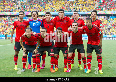 Vorschau auf das erste Spiel der Deutschen Fußball-Nationalmannschaft bei der FIFA Fußball-Weltmeisterschaft 2018 in Russland: Am 17.06.2018, Das Team von Jogi Löw trifft Mexiko in Mexiko das mexikanische Team, das Team, Foto, Foto des Teams, bevor das Spiel in zwei Reihen; Hi. Von links nach rechts: Rafael MARQUEZ (MEX), Guillermo OCHOA, Goalie (MEX), Oribe PERALTA (MEX), Francisco Rodriguez (MEX), Brasilien - Mexiko 0:0, Vorrunde Gruppe A, Spiel 17 am 18.06.2014 in Fortaleza; Fußball-WM 2014 in Brasilien vom 12.06. - 13.07.2014. | Verwendung weltweit Stockfoto