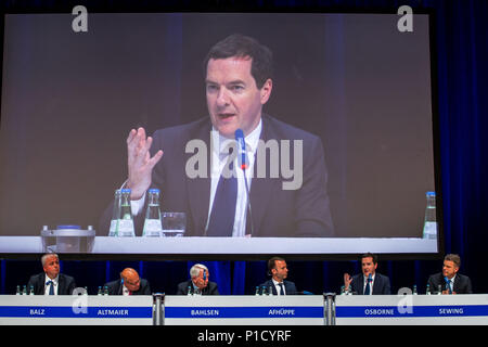 12 Juni 2018, Deutschland, Berlin: George Osborne, ehemalige britische Schatzkanzler, Sprechen während einer Diskussion auf dem Wirtschaftstag 2018 der CDU-Wirtschaftsrat. Foto: Jens Büttner/dpa-Zentralbild/dpa Stockfoto