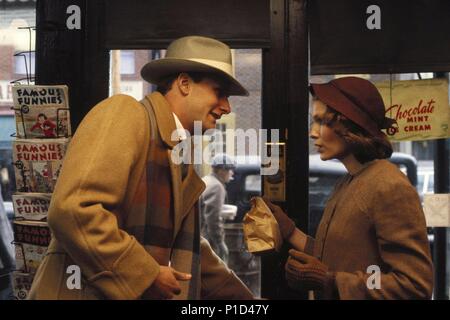 Original Film Titel: DER LILA ROSE VON KAIRO. Englischer Titel: THE PURPLE ROSE VON KAIRO. Regisseur: WOODY ALLEN. Jahr: 1985. Stars: JEFF DANIELS; Mia Farrow. Quelle: ORION BILDER / Album Stockfoto