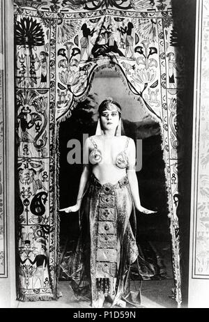 Original Film Titel: CLEOPATRA. Englischer Titel: CLEOPATRA. Regisseur: J. GORDON EDWARDS. Jahr: 1917. Stars: Kleopatra VII FARAONE; THEDA BARA. Quelle: FOX FILME/Album Stockfoto