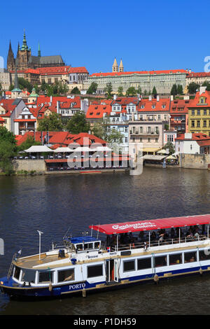 Tschechische Republik, Prag, Skyline, Mala Strana, Kleinseite, Schloss, Moldau, Boot, Stockfoto