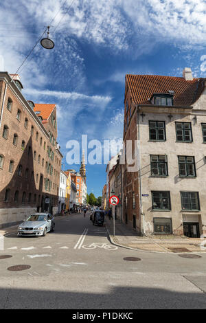 Kopenhagen, Dänemark - 26 August: Nicht identifizierte Fußgänger in der Nähe der Kirche des Erlösers in Kopenhagen, Dänemark, am 26. August 2016. Stockfoto