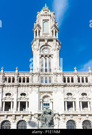 Porto Stadt Halle (Camara Municipal do Porto) an einem sonnigen Tag. Stockfoto