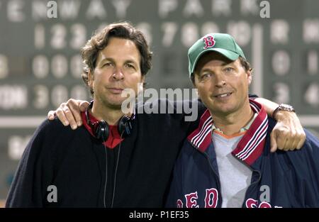 Original Film Titel: FEVER PITCH. Englischer Titel: FEVER PITCH. Regisseur: BOBBY & Peter Farrelly, BOBBY FARRELLY, PETER FARRELLY. Jahr: 2005. Stars: BOBBY FARRELLY, PETER FARRELLY. Quelle: 20th Century Fox/Michaels, Darren/Album Stockfoto