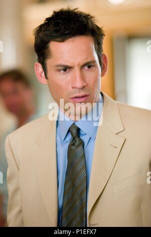 Original Film Titel: MISS CONGENIALITY 2: ARMED UND FABELHAFT. Englischer Titel: MISS CONGENIALITY 2: ARMED UND FABELHAFT. Regisseur: John PASQUIN. Jahr: 2005. Stars: ENRIQUE MURCIANO. Quelle: WARNER BROS. /Album Stockfoto