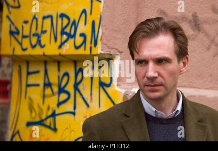 Original Film Titel: Der ewige Gärtner. Englischer Titel: Der ewige Gärtner. Regisseur: Fernando Meirelles. Jahr: 2005. Stars: Ralph Fiennes. Credit: UNIVERSAL STUDIOS/Album Stockfoto