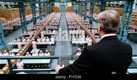 Original Filmtitel: Charlie und die Schokoladenfabrik. Englischer Titel: Charlie und die Schokoladenfabrik. Regisseur: Tim Burton. Jahr: 2005. Stars: JAMES FOX. Quelle: WARNER BROS. /Album Stockfoto