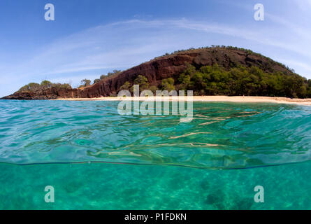 Über unterwasser Blick auf Strand, Makena, Maui, Hawaii. Stockfoto