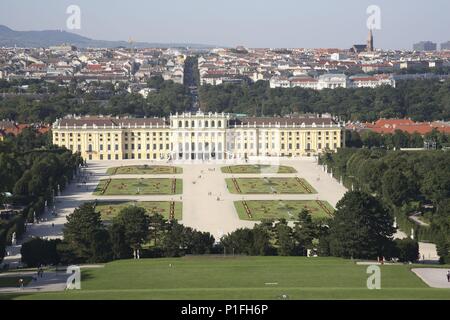 . Wien/Wien; Schloss Schönbrunn: Vista desde la Gloriette ''o Pabellón ein Los Jardines, Palacio imperial y Ciudad. Stockfoto