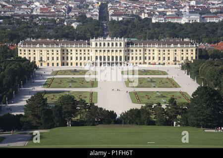 . Wien/Wien; Schloss Schönbrunn: Vista desde la Gloriette ''o Pabellón ein Los Jardines, Palacio imperial y Ciudad. Stockfoto