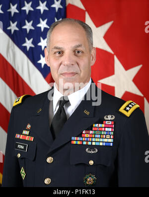 Gen. Gustave F. Perna, Kommandierender General der US Army Material Command, Redstone Arsenal, AL, stellt für einen Befehl in der Armee Portrait Portrait Studio in das Pentagon in Arlington, VA, Sept. 20, 2016. (U.S. Armee Foto von Monica King/Freigegeben) Stockfoto