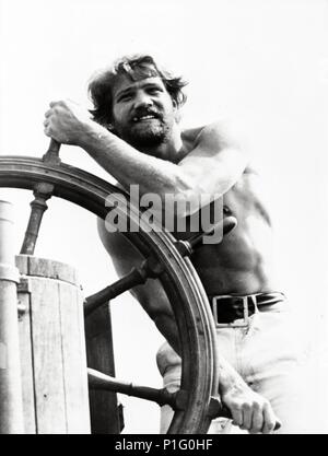 Original Film Titel: LUPO DEI MARE. Englischer Titel: THE SEA WOLF. Regisseur: GIUSEPPE VARI. Jahr: 1975. Stars: CHUCK CONNORS. Quelle: Nationale CINEMATOGRAFICA/Album Stockfoto