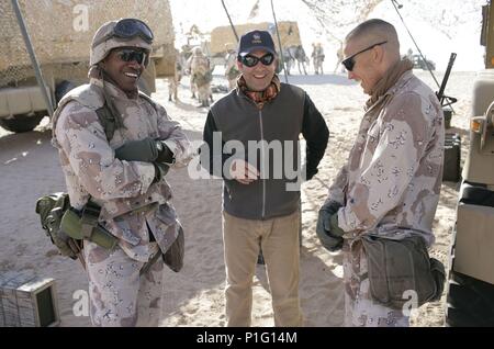 Original Film Titel: JARHEAD. Englischer Titel: JARHEAD. Regisseur: Sam Mendes. Jahr: 2005. Stars: Jake Gyllenhaal; SAM Mendes; Jamie Foxx. Quelle: UNIVERSAL PICTURES/Duhamel, François/Album Stockfoto