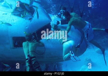 Original Film Titel: INS BLAUE. Englischer Titel: INS BLAUE. Regisseur: John STOCKWELL. Jahr: 2005. Quelle: Columbia Pictures/Album Stockfoto