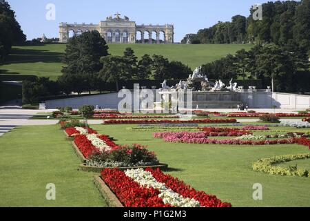 . Wien/Wien; Palacio de Schönbrunn; Jardines/Parterres, Fuente de Neptuno y "Gloriette" (pabellón). Stockfoto