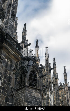Turm von St. Veitsdom in Prag Stockfoto
