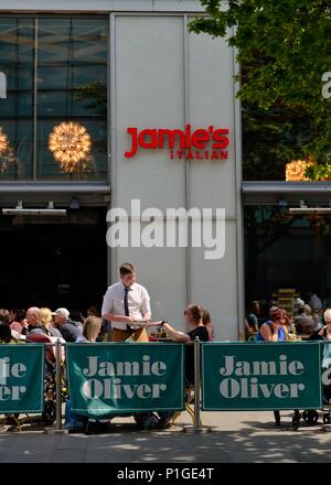 Starkoch Jamie Oliver's Italienisches Restaurant in Liverpool, England, UK Stockfoto