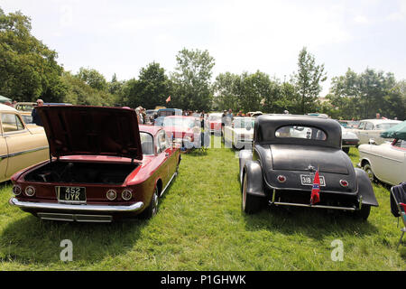 Yate, Bristol, England - 10. Juni 2018: American Car Show - "Pre' 50". Die Show für Enthusiasten aller klassischen amerikanischen Fahrzeuge. Credit: Anna Jastrzeb Stockfoto