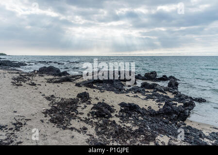 Dramatische Himmel über dem Pazifischen Ozean in der Zeit nach dem Vulkanausbruch auf der grossen Insel von Hawaii Stockfoto