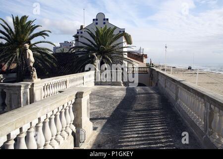 Spanien - Katalonien - Baix Penedés (Bezirk) - TARRAGONA. El Vendrell/Platja; Casa - Museo de Pau Casals con vistas a la playa. Stockfoto