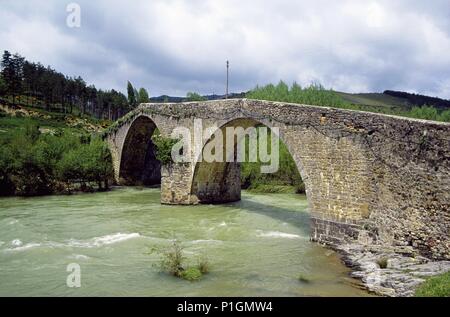 Aoiz, Puente Romano sobre río Urrobi, Valle de Arce. Stockfoto