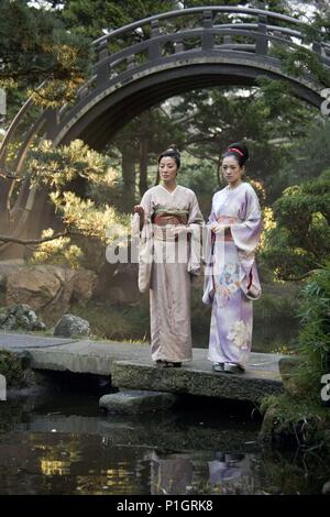 Original Film Titel: die Geisha. Englischer Titel: die Geisha. Regisseur: Rob Marshall. Jahr: 2005. Stars: ZIYI ZHANG, Michelle Yeoh. Quelle: Columbia Pictures/JAMES, David/Album Stockfoto