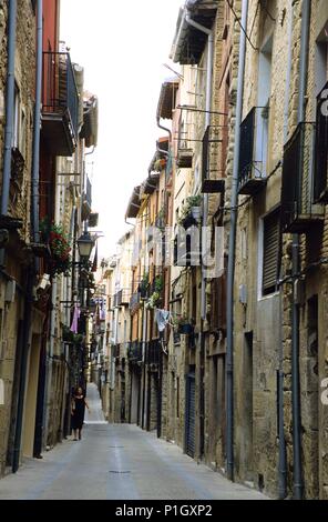 Spanien - Tierra Estella (Kreis) - NAVARRA. Viana; Calle/Rua Bürgermeister (Camino de Santiago). Stockfoto