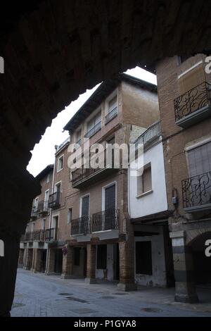 Spanien - Tierra Estella (Kreis) - NAVARRA. Los Arcos; Plaza Porticada de Santa María. Stockfoto