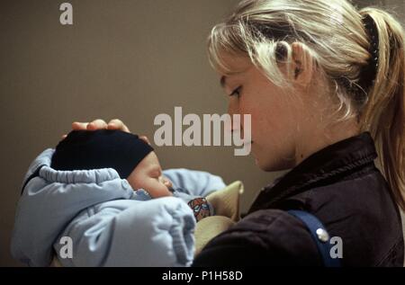 Original Film Titel: L'Enfant. Englischer Titel: Kind, DER. Regisseur: Luc Dardenne; JEAN-PIERRE DARDENNE. Jahr: 2005. Stars: DEBORAH FRANÇOIS. Credit: LES FILMS DU FLEUVE/Canal+/RTBF/CNC/WALLIMAGE/Album Stockfoto