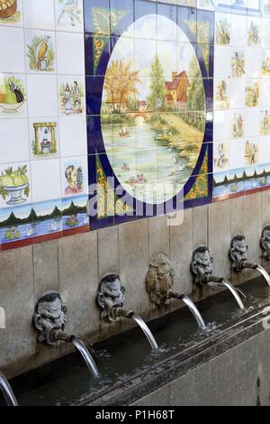 Spanien - Valencia autonome Region - La Plana de Utiel Requena (Kreis) - Valencia. Siete Aguas; "Fuente de Los Caños'; sus aguas tienen Fama de Curativas. Stockfoto