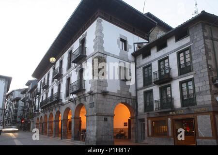 Spanien - Baskenland - urola Costa (Kreis) - guipuzcoa. Azpeitia; Ayuntamiento/Plaza Mayor. Stockfoto