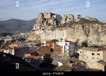 Spanien - Valencia autonome Region - Valle de Ayora (Kreis) - Valencia. Ayora; Vista con Castillo mittelalterliche. Stockfoto