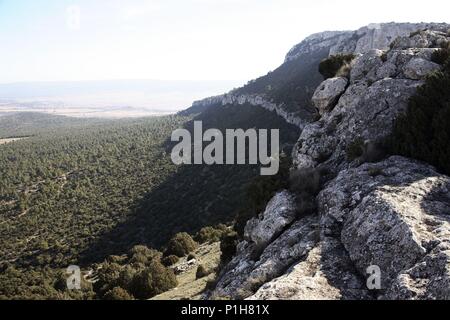 Spanien - Valencia autonome Region - Valle de Ayora (Kreis) - Valencia. Municipio de Ayora; eine Sierra Vista desde el Poblado íbero/Ibérico de' castellar de la Frontera". Stockfoto