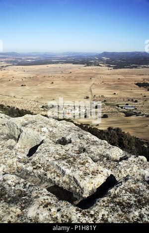 Spanien - Valencia autonome Region - Valle de Ayora (Kreis) - Valencia. Municipio de Ayora; Vista al Valle desde el Poblado íbero/Ibérico de' castellar de la Frontera". Stockfoto