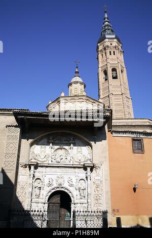 Spanien - ARAGON - Calatayud (Kreis) - saragossa Zaragoza. Calatayud; Iglesia - Colegiata de Santa María la Mayor; portada plateresca y Torre mudéjar. Stockfoto