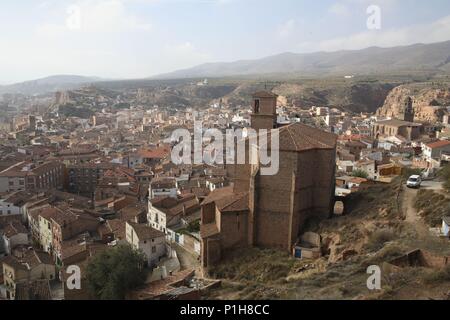 Spanien - LA RIOJA Rioja Baja (Bezirk). Arnedo; Vista de Pueblo; Iglesia de Santa Eulalia (1er Plano) e Iglesia de San Cosme y San Damián al fondo (Valle de Cidacos). Stockfoto