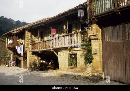 Bárcena Mayor; vivienda Típica/tradicional. Stockfoto