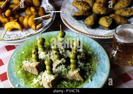 Spanien - Las Bardenas y Tudela (Kreis) - NAVARRA. Milagro; Restaurante "Kronos"; Tapas Variadas. Stockfoto