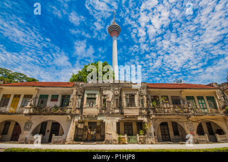 Kuala Lumpur, Malaysia - eine gemütliche Hauptstadt bietet viele interessante Sehenswürdigkeiten und eine einzigartige Schmelztiegel der alten Strukturen und moderne Gebäude Stockfoto