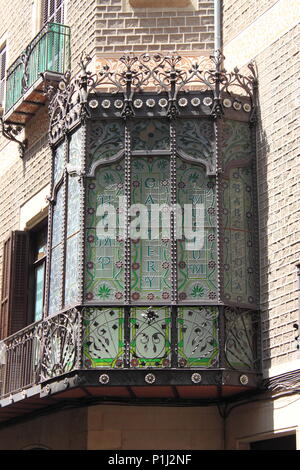 Barcelona, Spanien - 1. Mai 2018: Modernistischen Balkon in Hanf Museum von Barcelona, Spanien Stockfoto