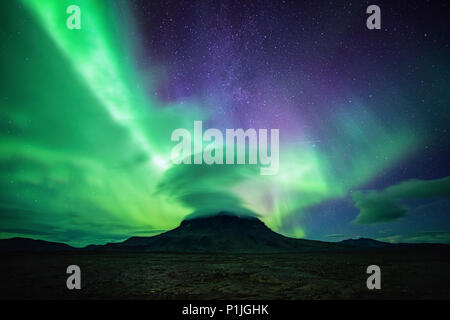 Aurora und Sterne über Ödland, Askja, Island Stockfoto