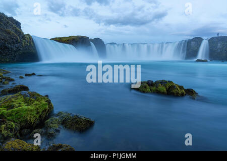 Godafoss Wasserfall in der Dämmerung lange Belichtung, Sprengisandur, Island Stockfoto