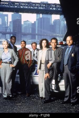 Original Film Titel: NYPD BLUE - TV. Englischer Titel: NYPD BLUE - TV. Jahr: 1993. Stars: AMY BRENNEMAN; DENNIS FRANZ; JIMMY SMITS, GORDON CLAPP, JAMES MCDANIEL, NICHOLAS TURTURRO. Quelle: 20th Century Fox TV/Album Stockfoto