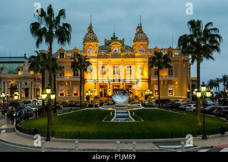 MONACO - MÄRZ 2016 - Casino in Monte Carlo, die wohl berühmteste Sehenswürdigkeit in Monaco Stockfoto