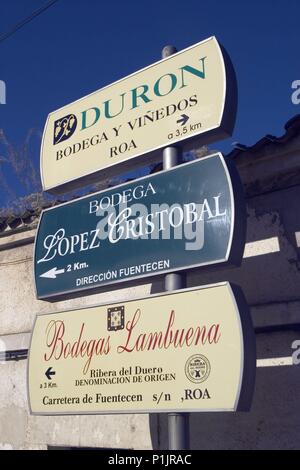 Roa; carteles indicadores de Viñas/Bodegas (Comarca y denominación de origen Ribera del Duero). Stockfoto