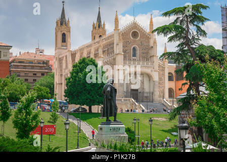 San Jerónimo el Real Madrid, der Anfang des 16. Jahrhunderts die Kirche von San Jerónimo el Real, das Prado Museum in Madrid, Spanien blickt. Stockfoto