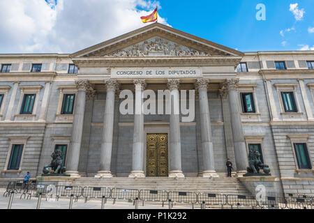 Spanien Parlament Gebäude, Blick auf den Congreso de los Diputados - das spanische Parlament Gebäude im Zentrum von Madrid, Spanien. Stockfoto