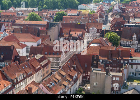 Fachwerkläuser der Altstadt von oben gesehen, Göttingen, Niedersachsen, Deutschland | Fachwerkhäuser der Altstadt von oben, Goettin gesehen Stockfoto